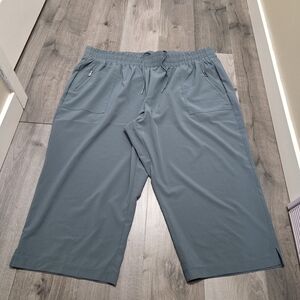 Active Zone Plus Size Drawstring Capri